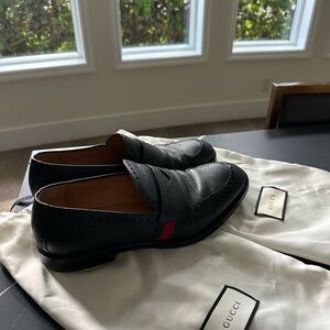 Gucci Men's Black Leather Loafers 8.5